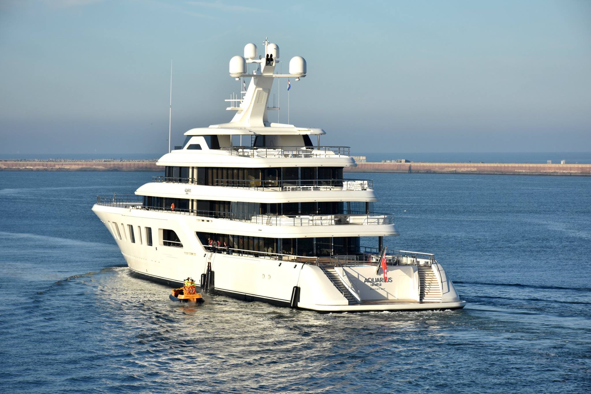 Yacht AQUARIUS, Feadship CHARTERWORLD Luxury Superyacht Charters
